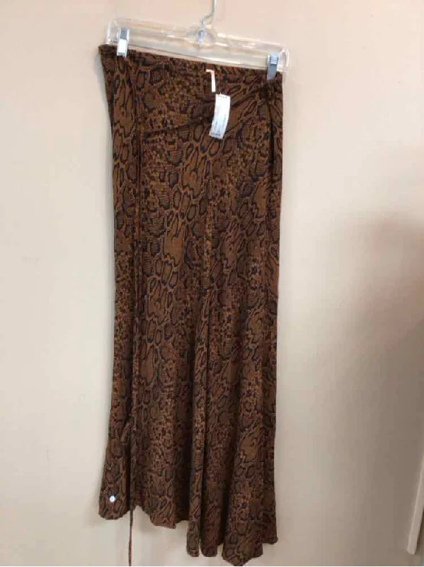 FREE PEOPLE SIZE MEDIUM Ladies SKIRT