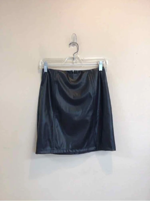 MANGOPOP SIZE SMALL Ladies SKIRT